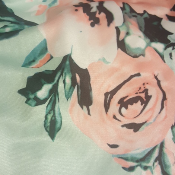 🆕️ Beautiful Floral Dress - Picture 4 of 8